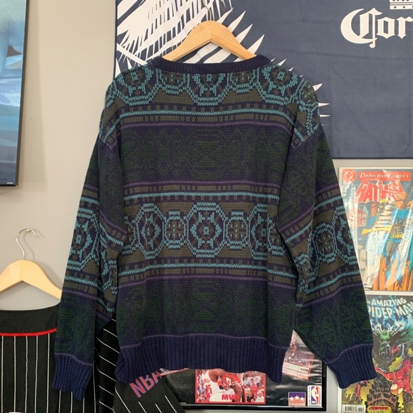 Vintage Pattern Christmas Sweater - Picture 4 of 6